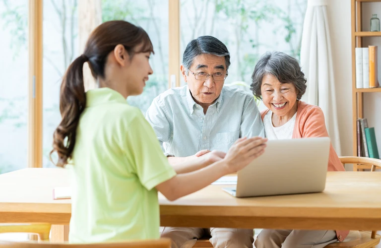 「未経験から始める介護職。あなたの思いを形にしませんか？」