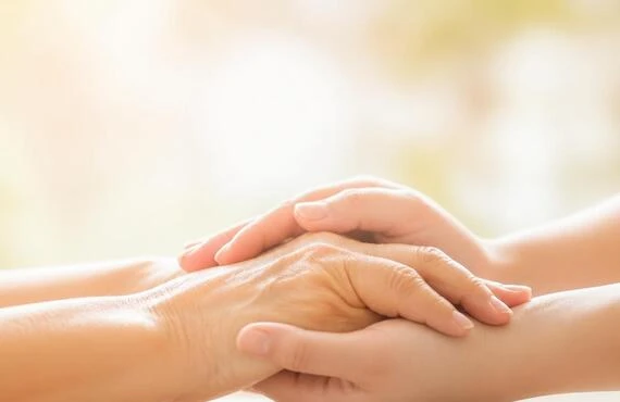 あなたの手で温かい支援を。看護師・ヘルパー1級の未来を切り拓こう！