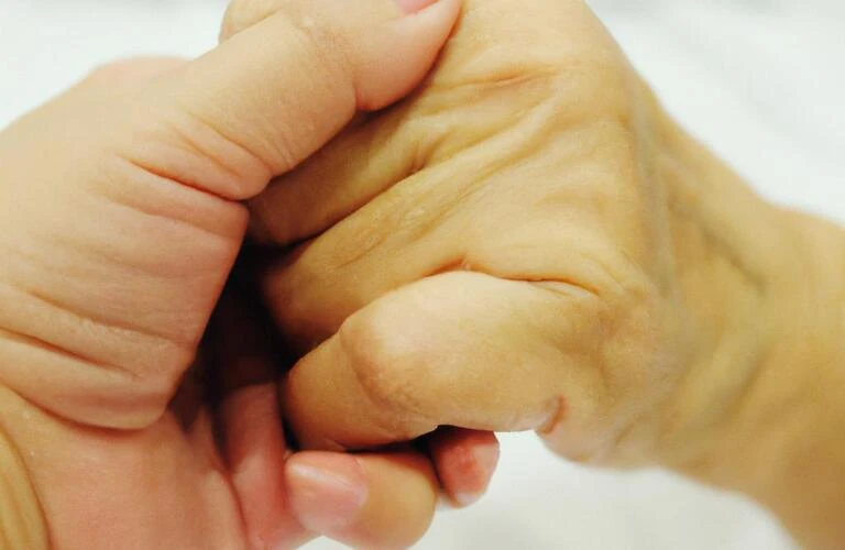 女性の力が必要な介護の現場で輝くあなたの未来
