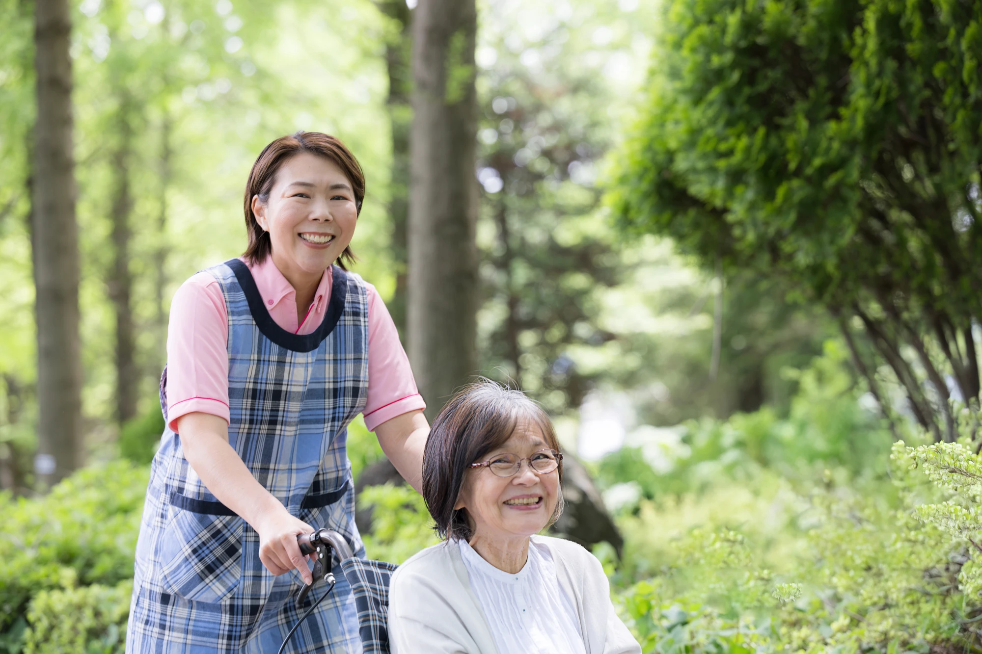 40代からの新たな挑戦！未経験でも安心して介護の世界へ